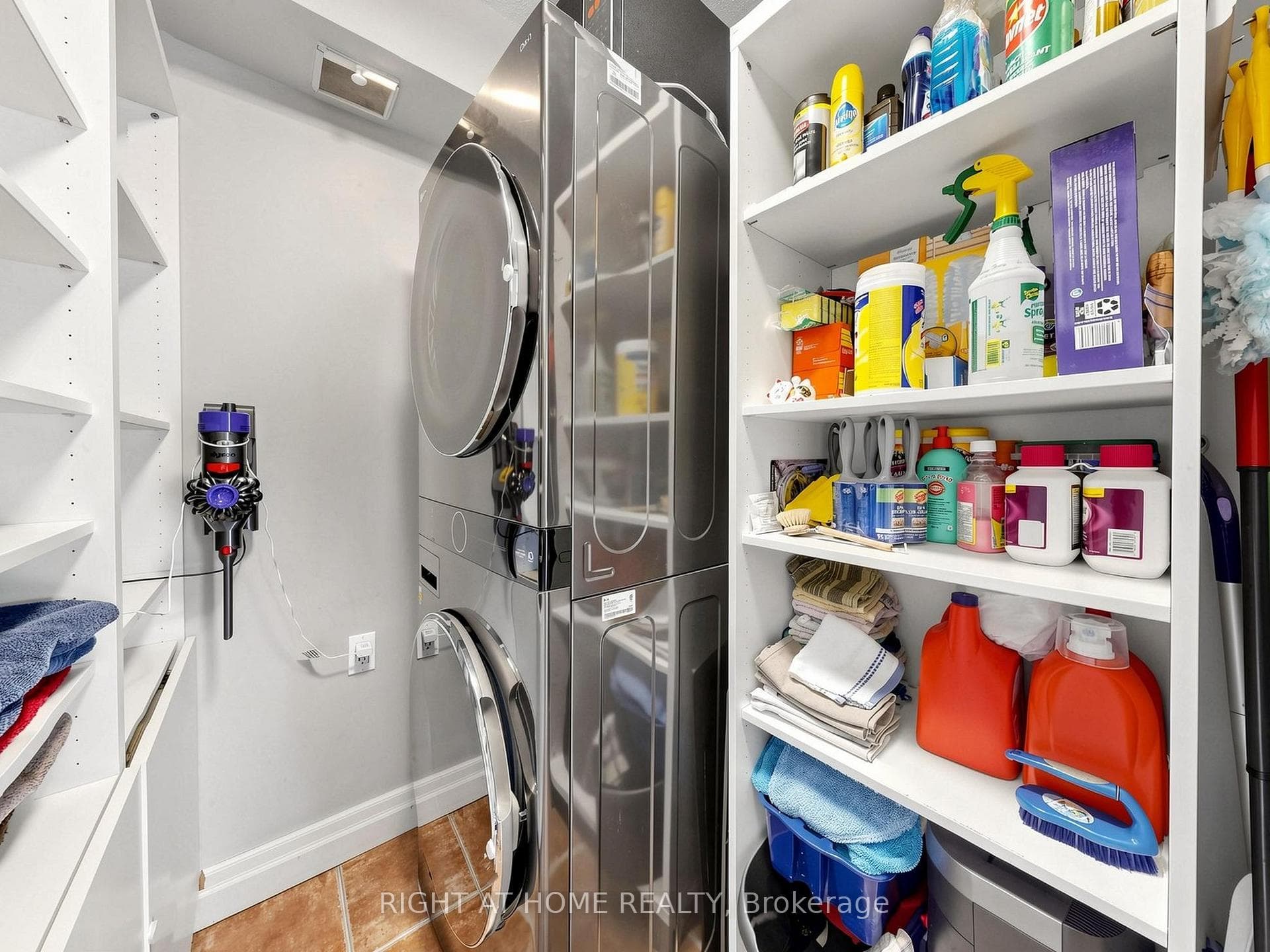 Laundry - Pantry