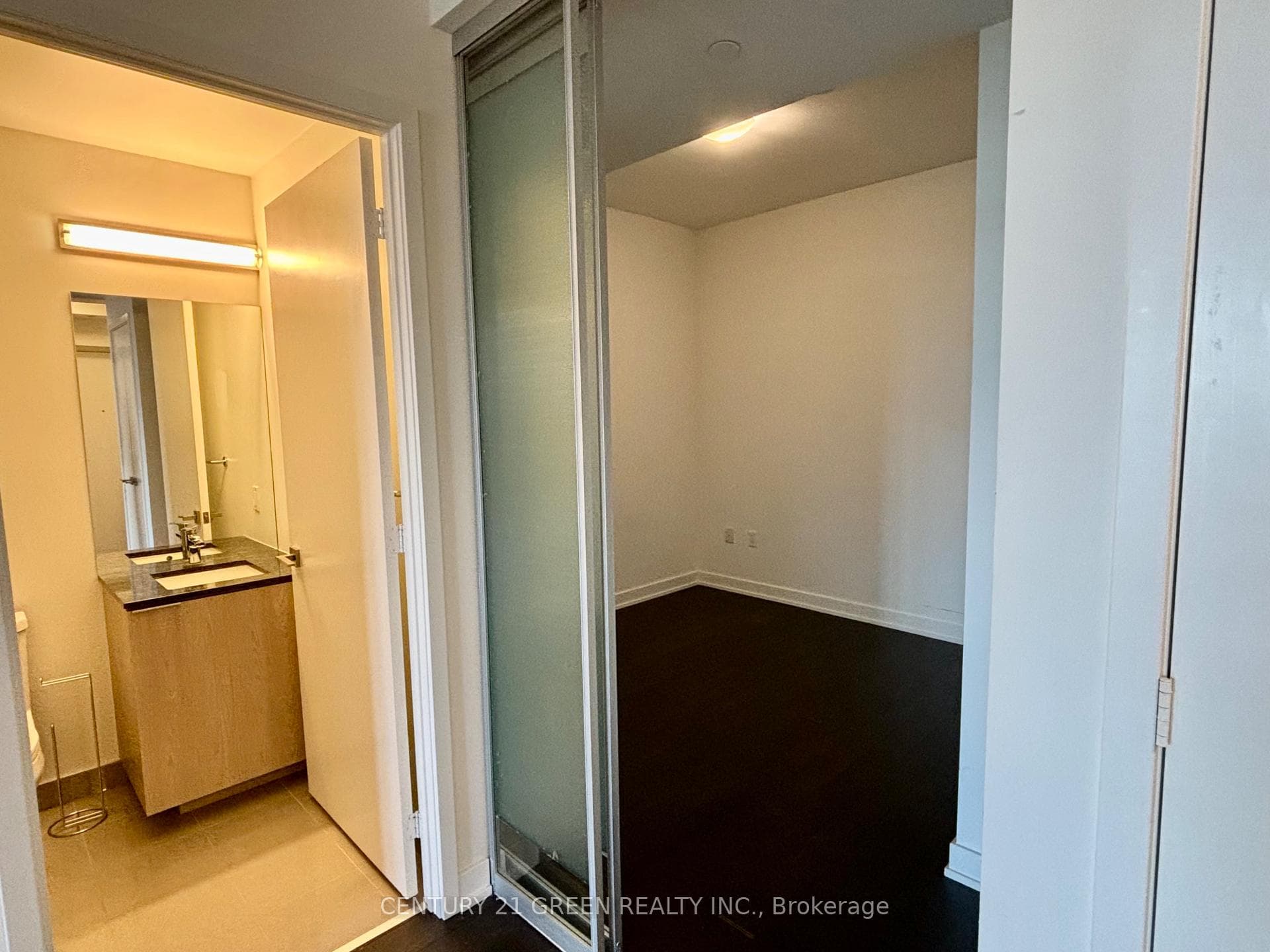 50 Ordnance Street Unit 2707 photo 14