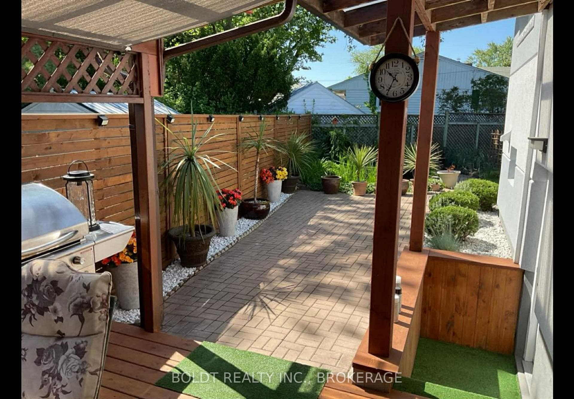 628 Vine Street photo 37