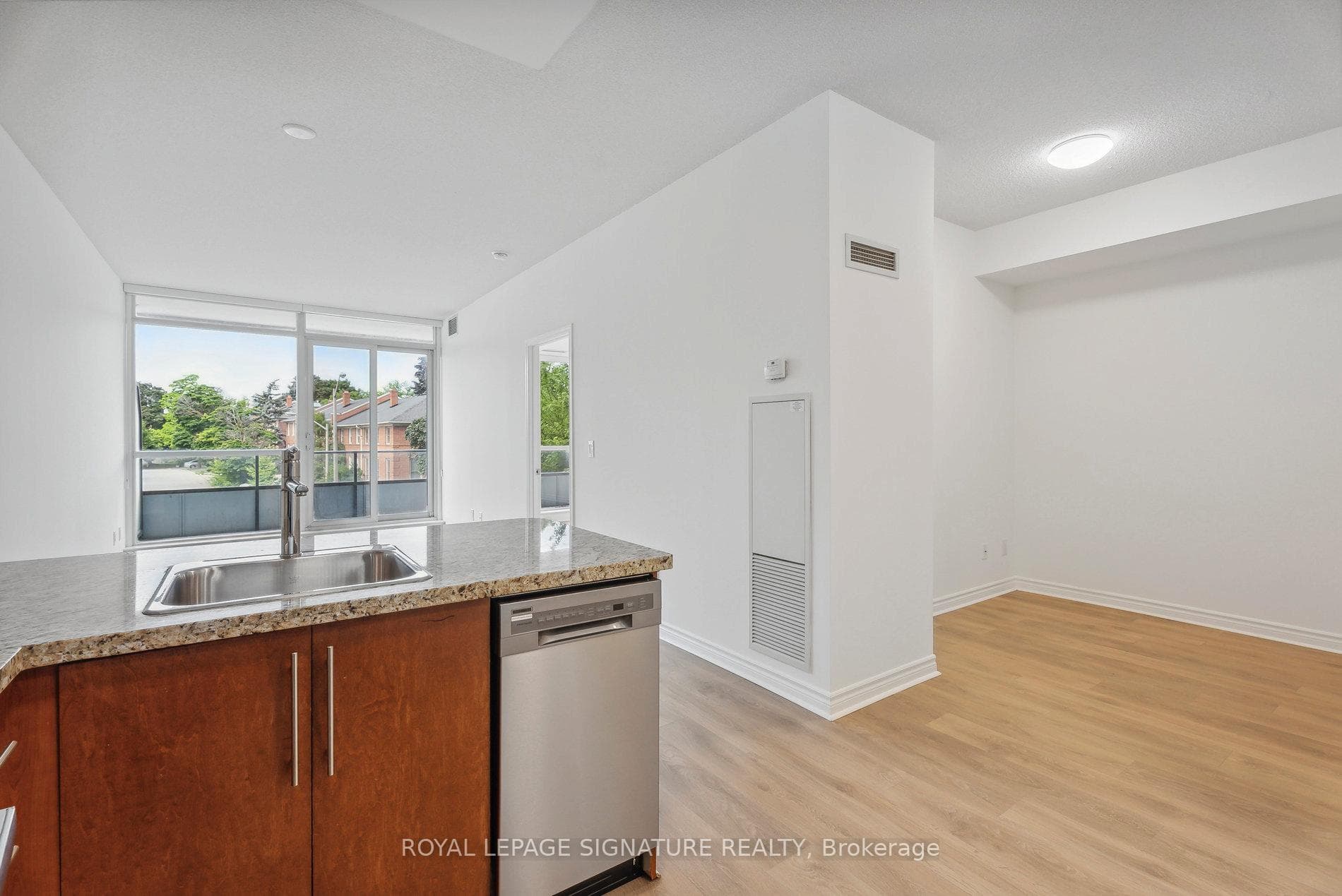 2885 Bayview Avenue Unit 214 photo 5