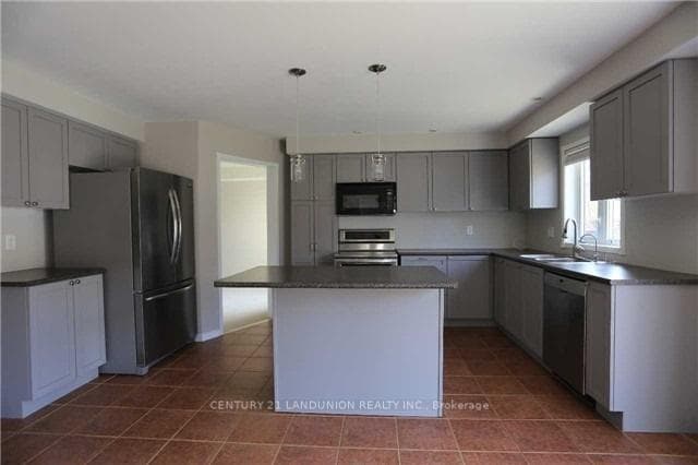 22 Pauline Avenue photo 2