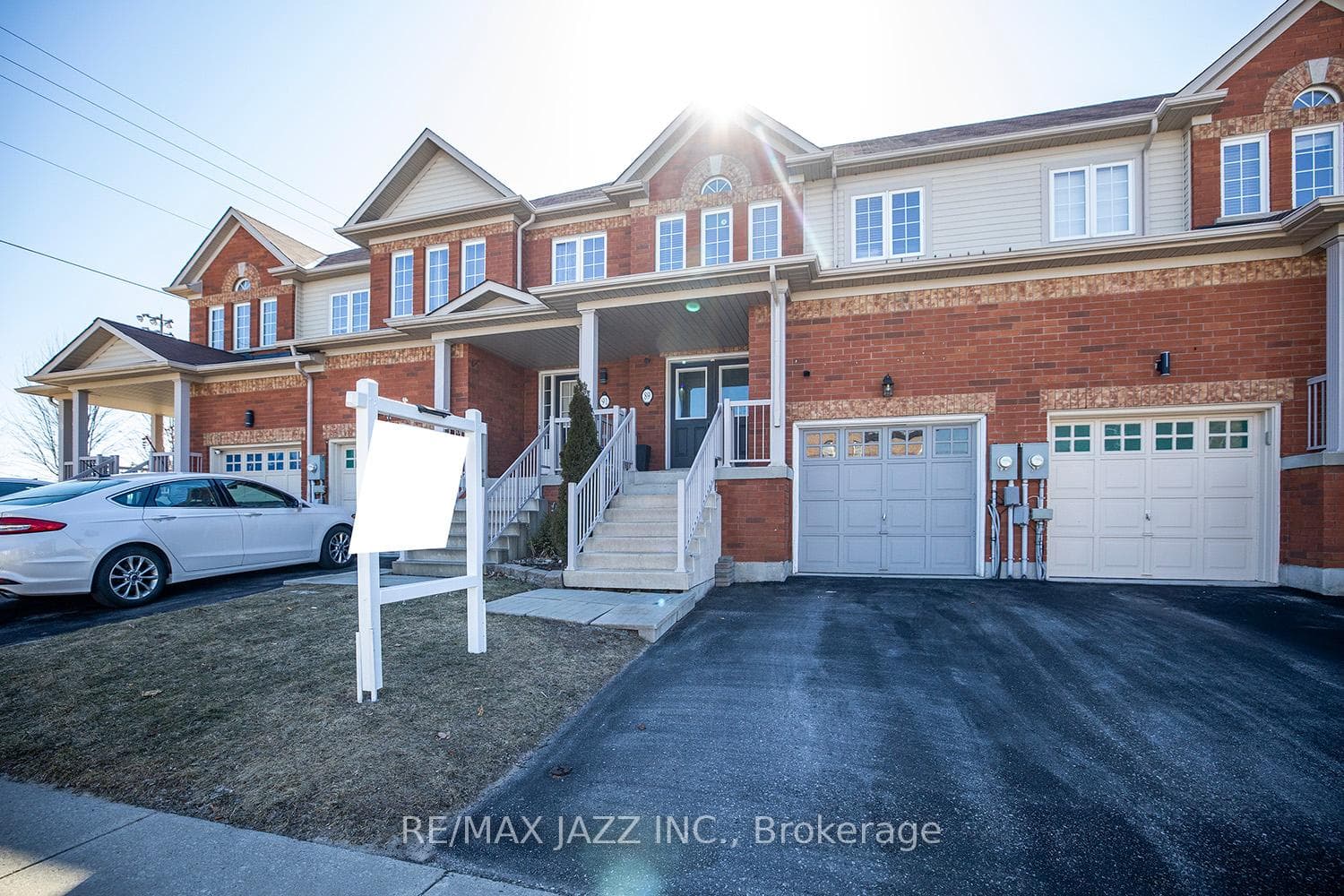 89 Bathgate Crescent photo 1
