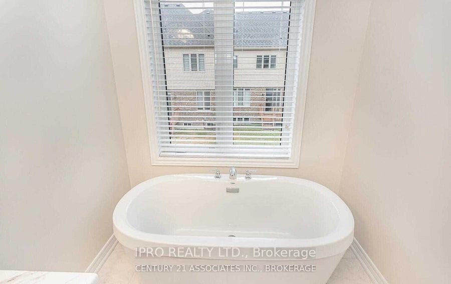 118 Mutrie Boulevard photo 24