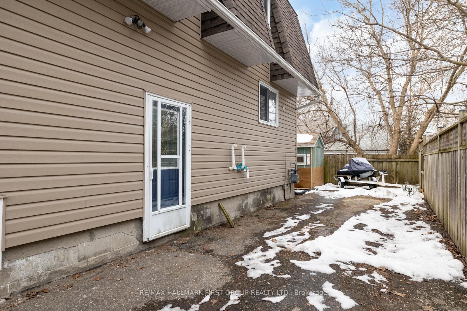 351 Boyer Street photo 2