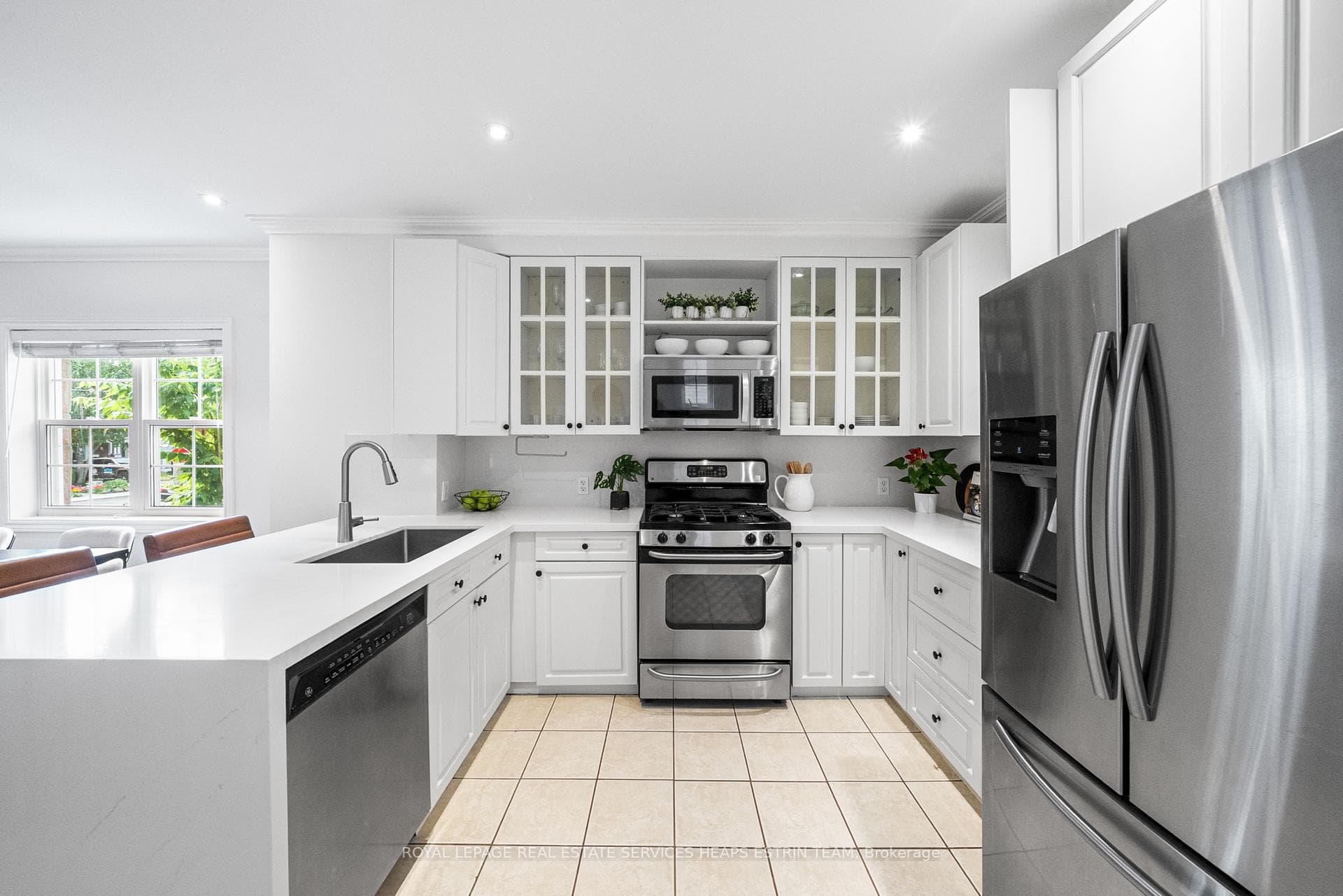 284 Broadway Avenue photo 8