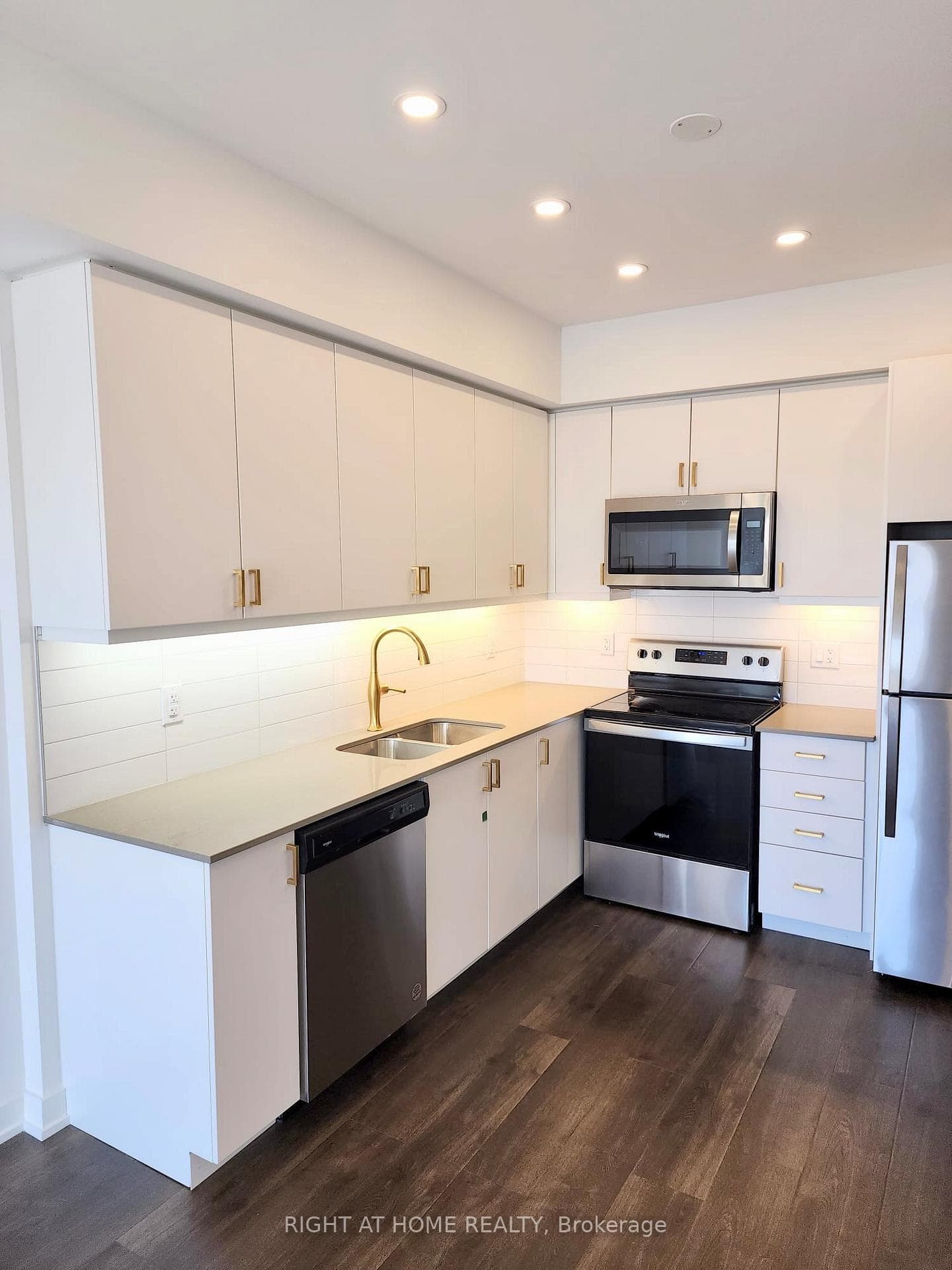 56 Lakeside Terrace Unit 1212 photo 5
