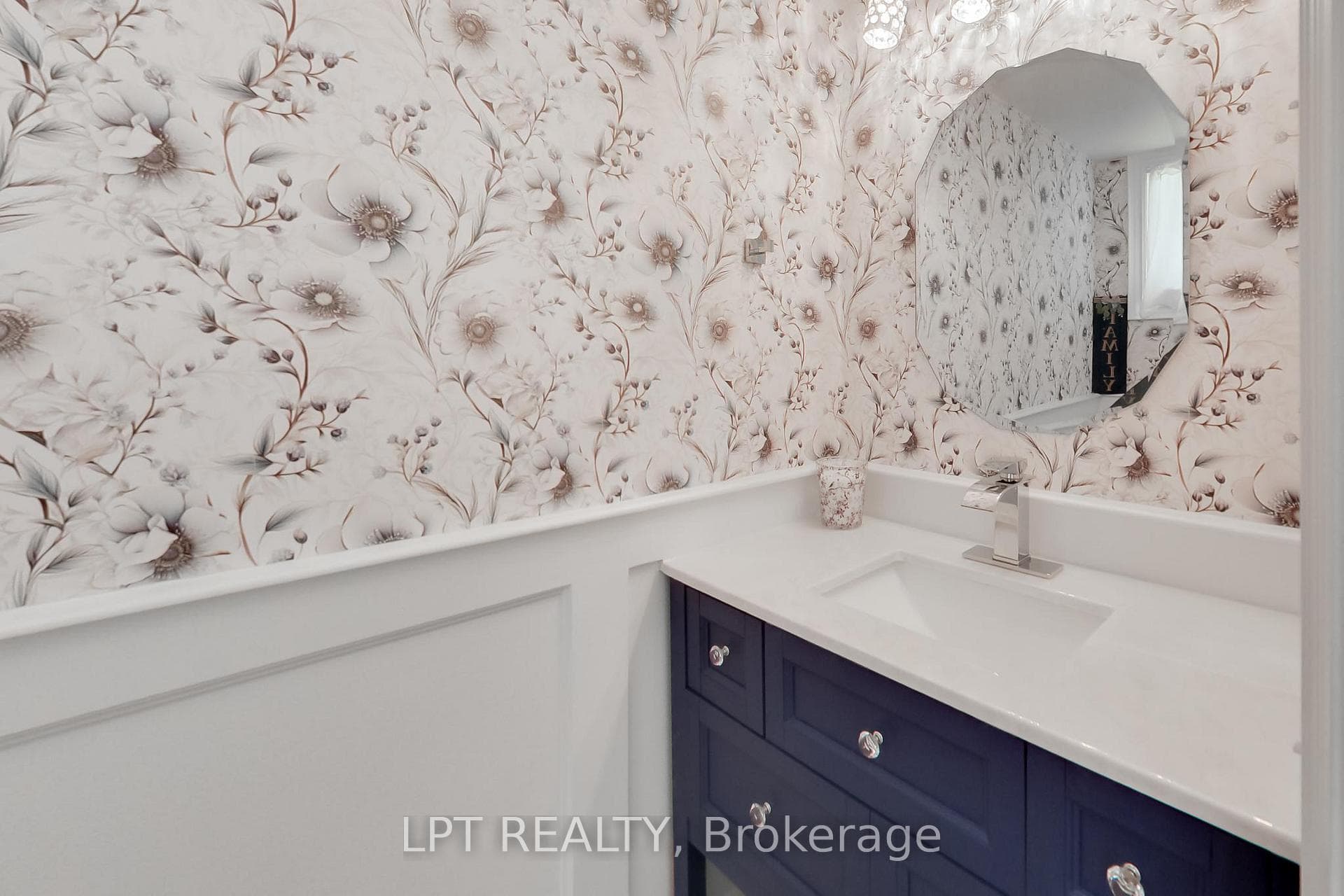 2482 Snowhill Court photo 8