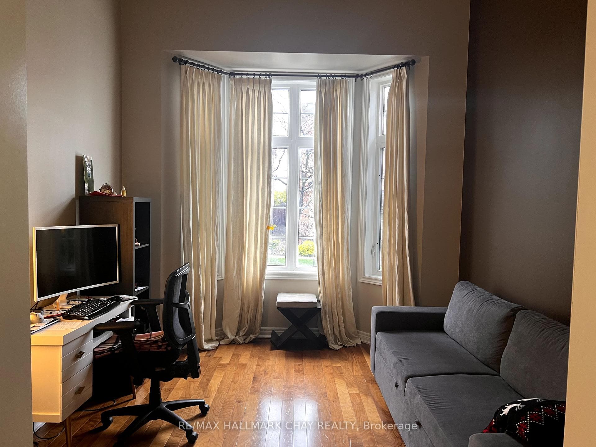 Family room/main floor office