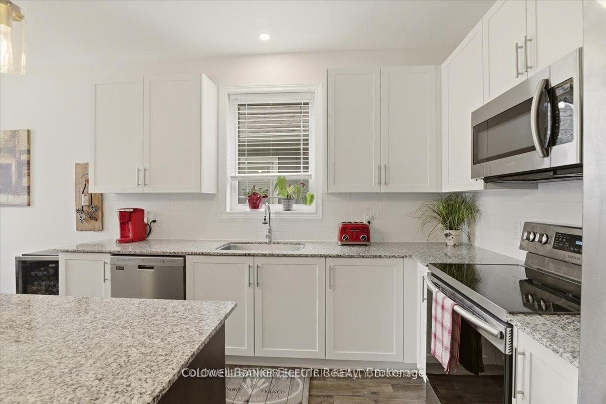 80 Marsh Avenue Unit 14 photo 16