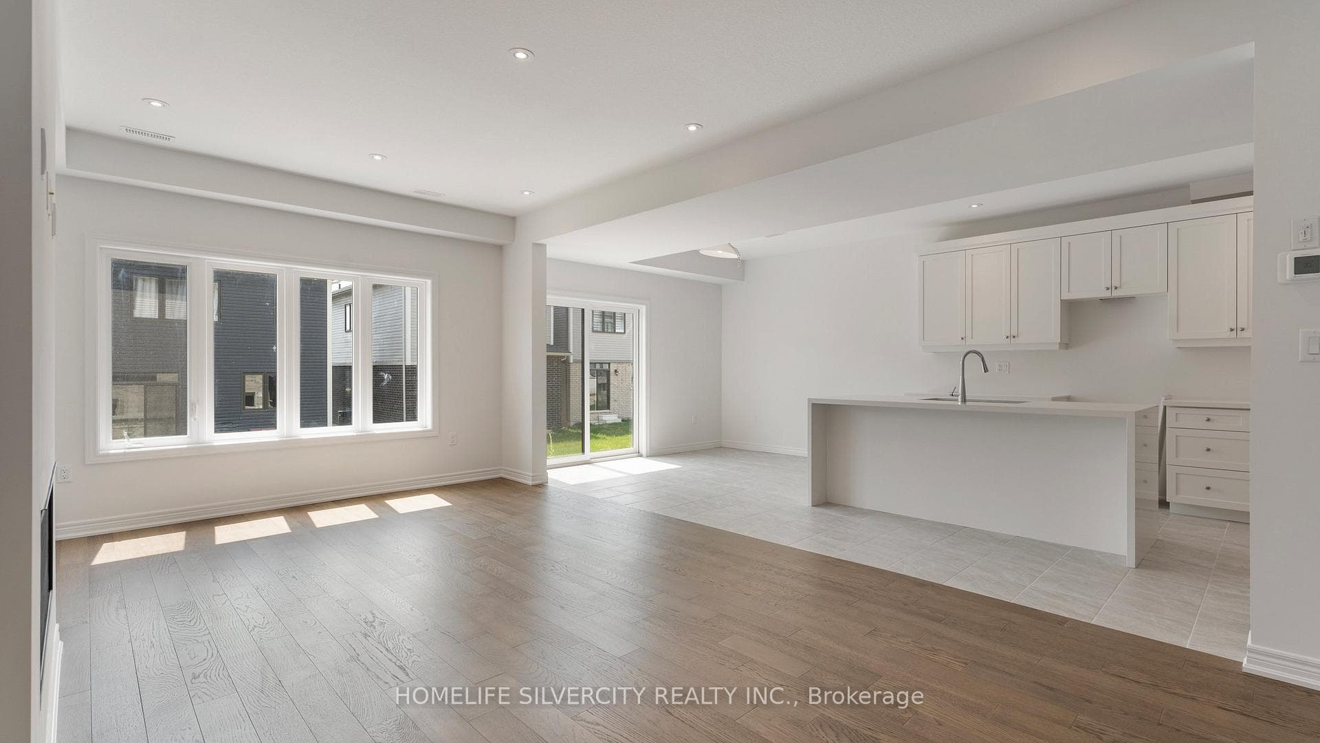 23 Holder Drive Unit Main photo 12