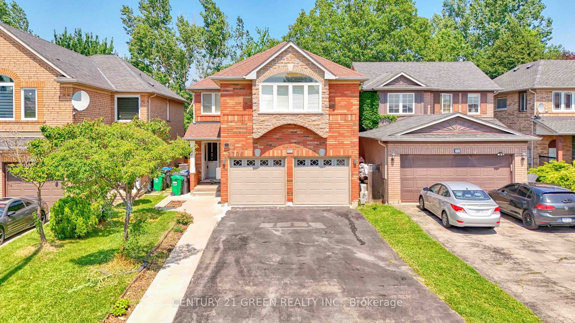 3706 Forest Bluff Crescent photo 1