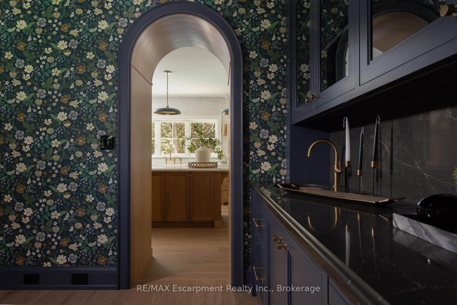 130 Edgecliffe Place photo 17
