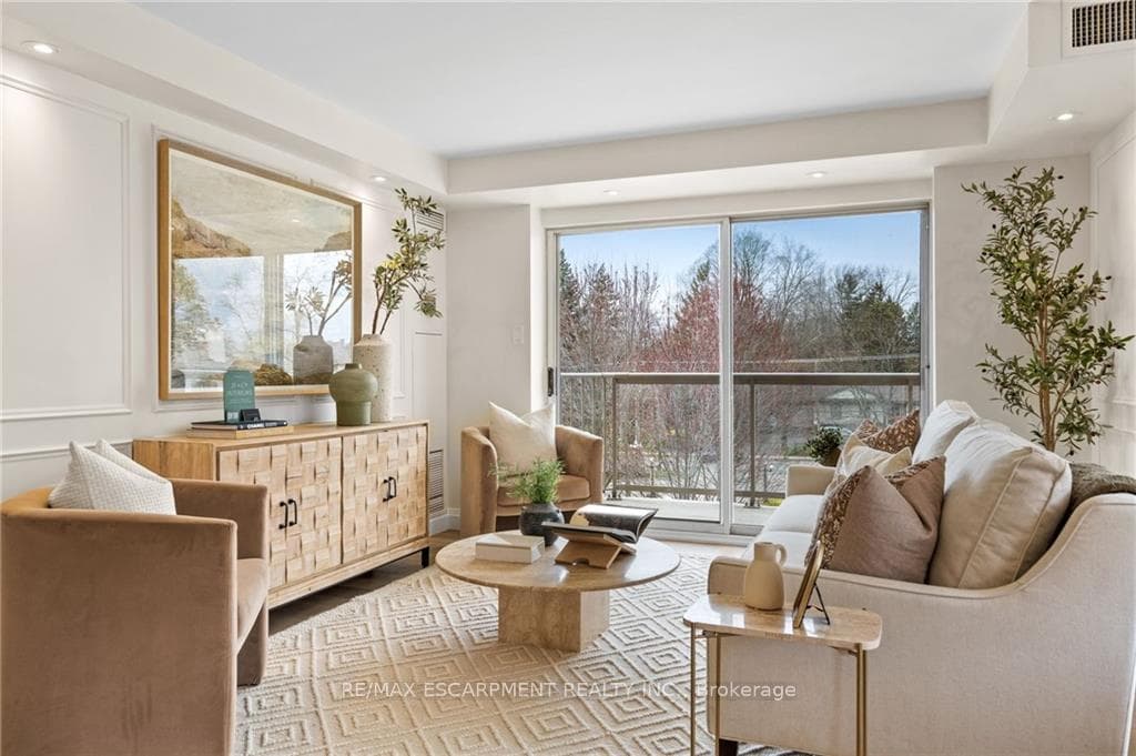 2210 Lakeshore Road Unit 406 photo 11