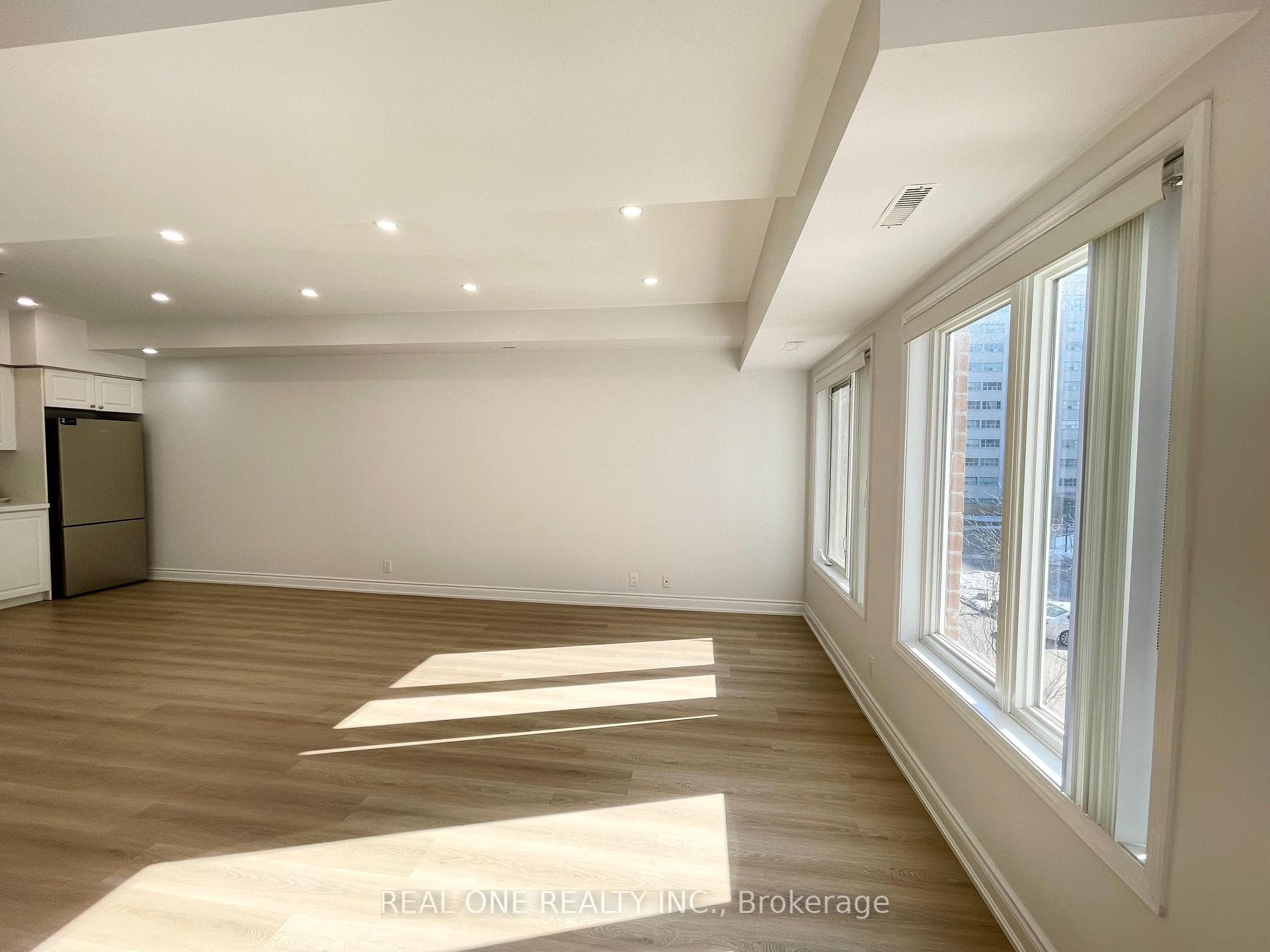 25 Richgrove Drive Unit 217 photo 3