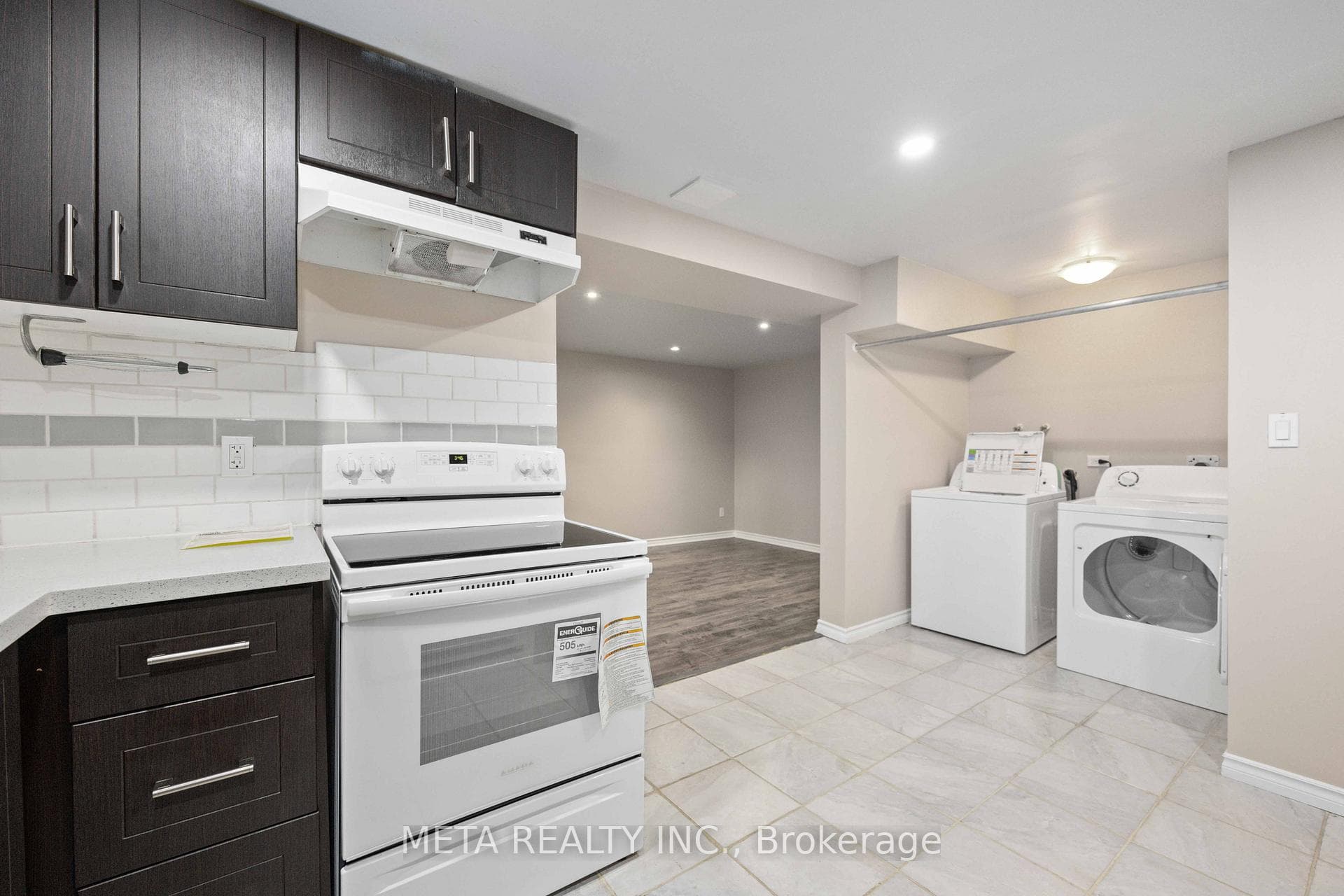 220 Bassett Boulevard Unit (Bsmt) photo 19