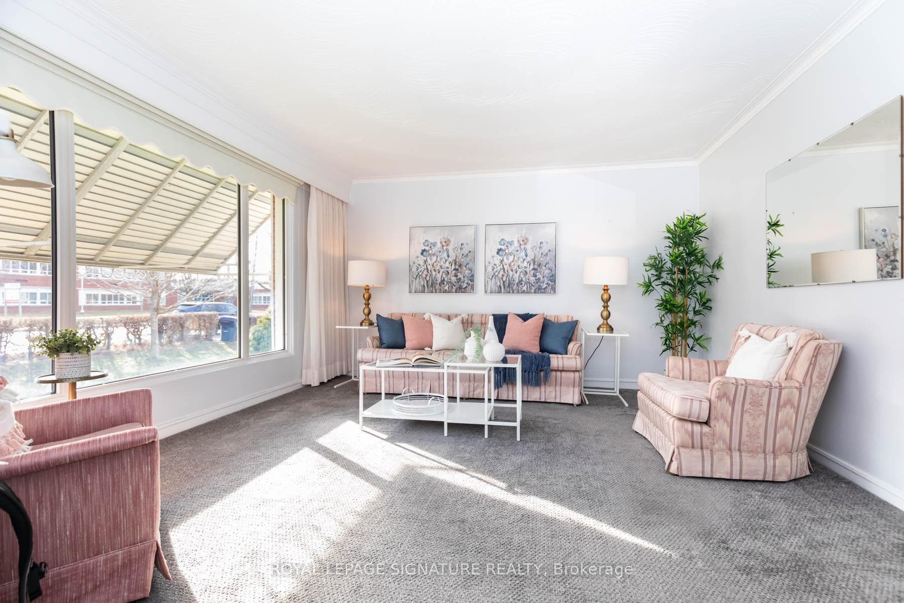 732 Danforth Road photo 3