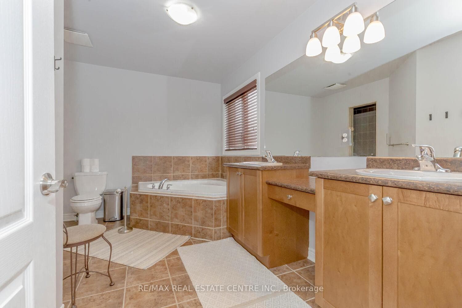 31 Amaranth Crescent photo 25