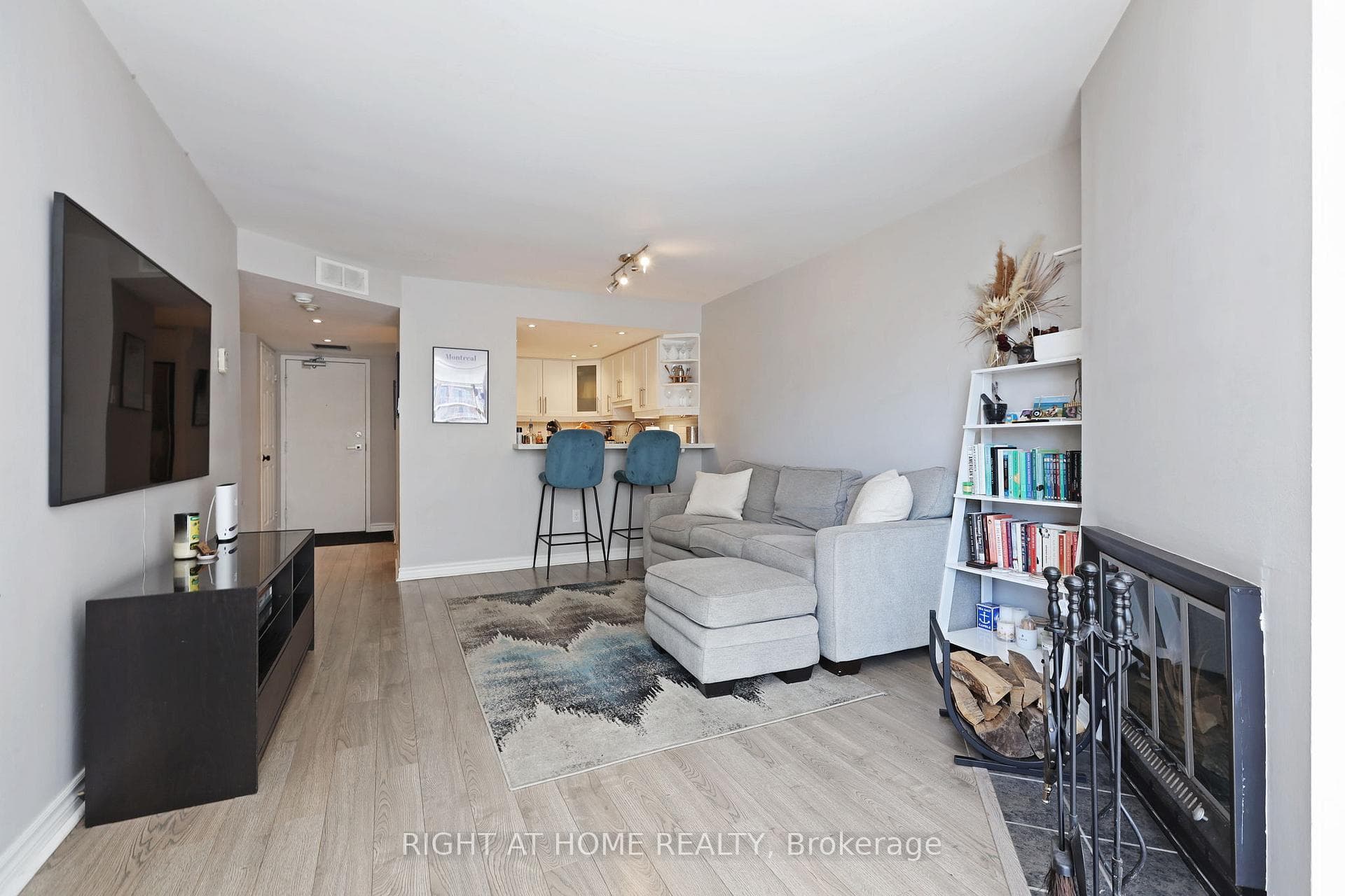 701 King Street Unit 1203 photo 7