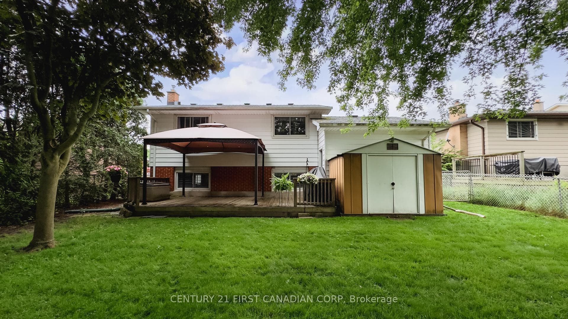 1662 Aldersbrook Road photo 38