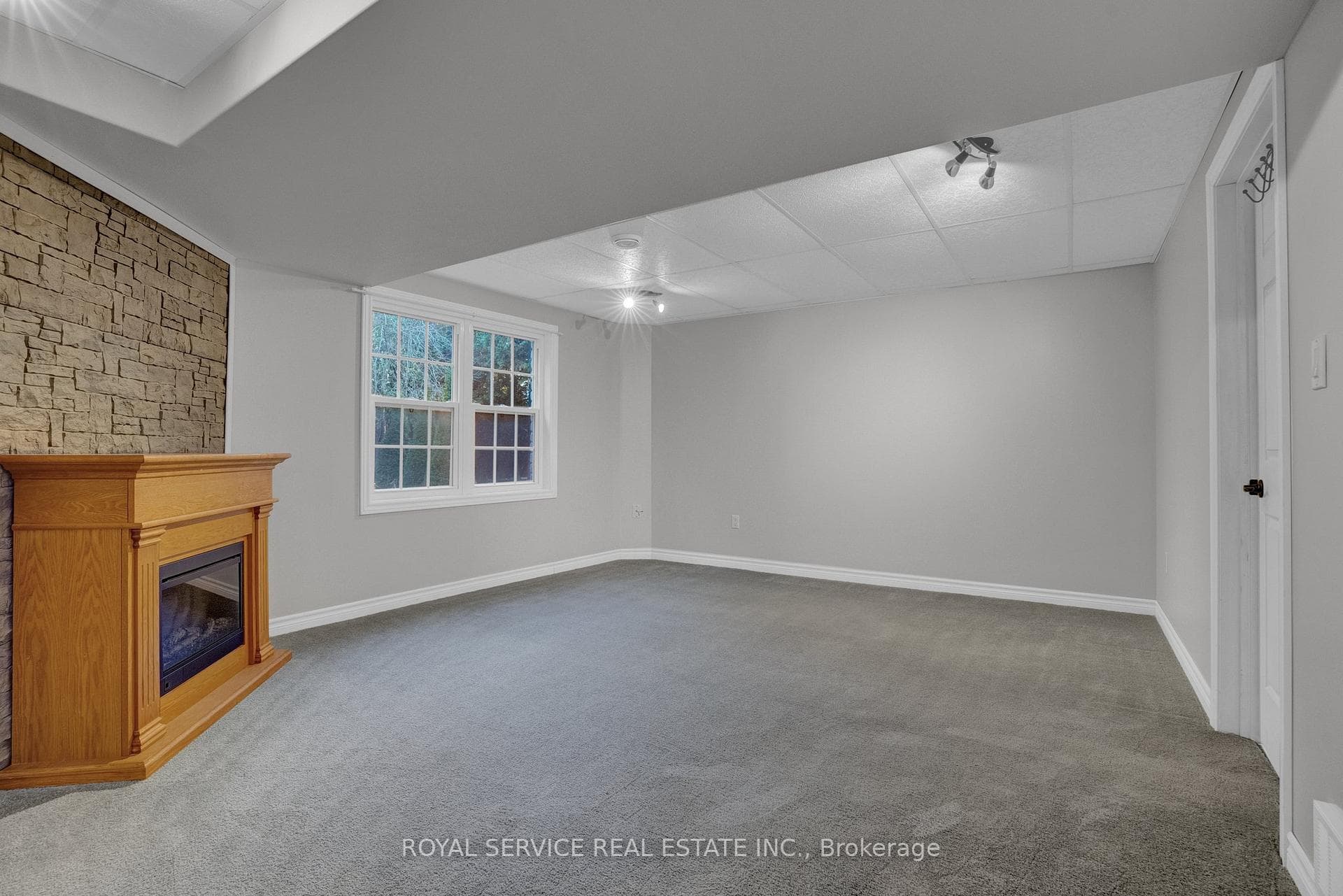 92 Laurent Boulevard photo 24