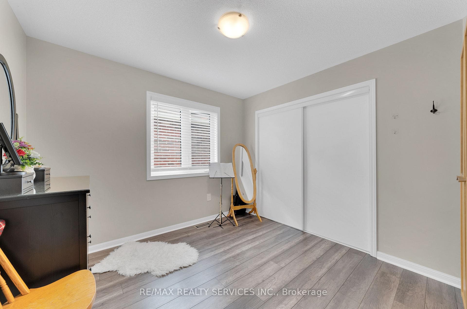 28 Gibbs Road photo 25