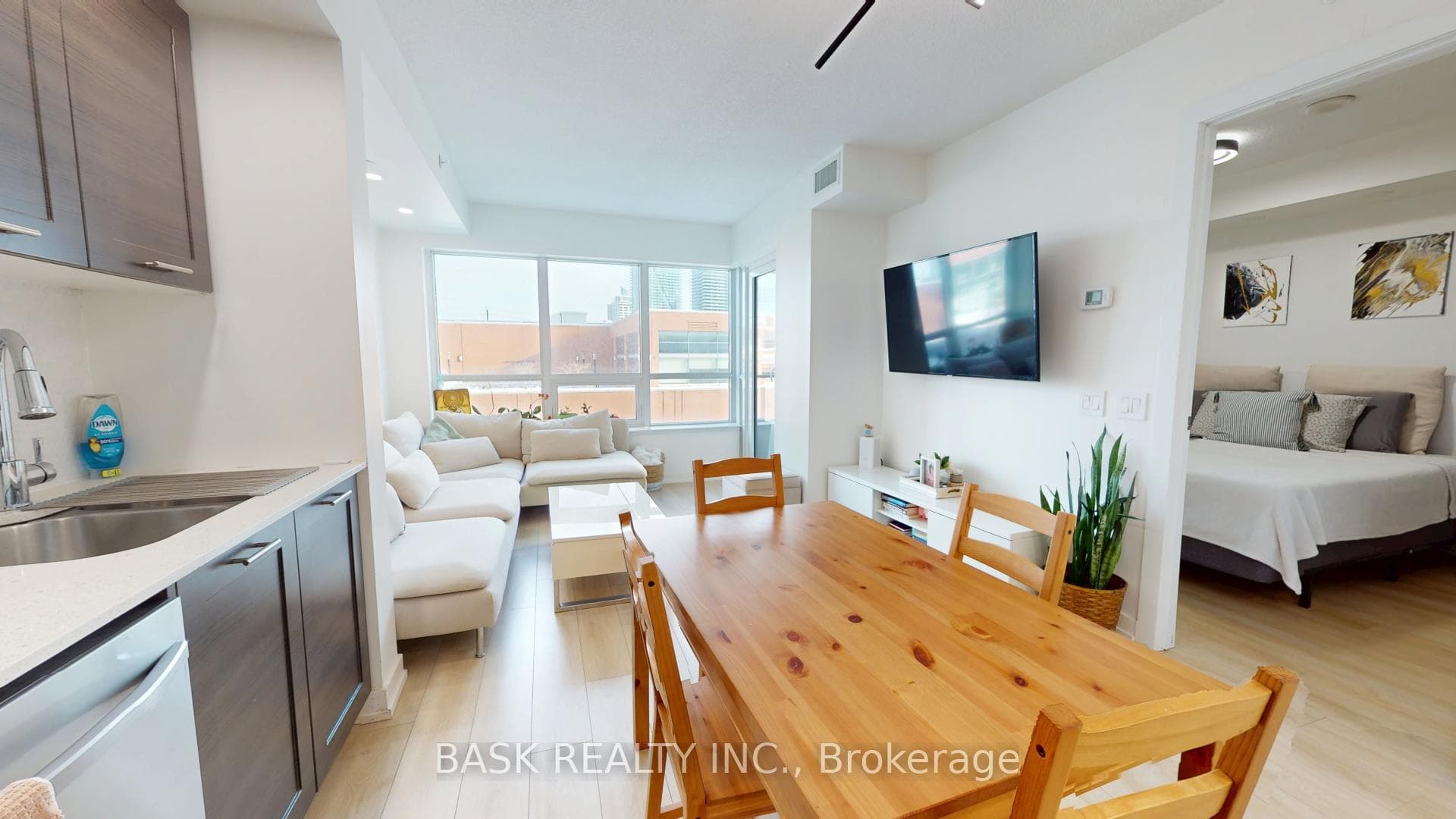 2220 Lake Shore Boulevard Unit 406 photo 5