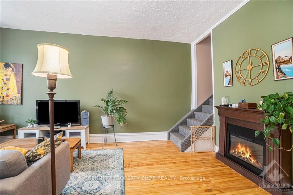 241 BELL Street photo 6