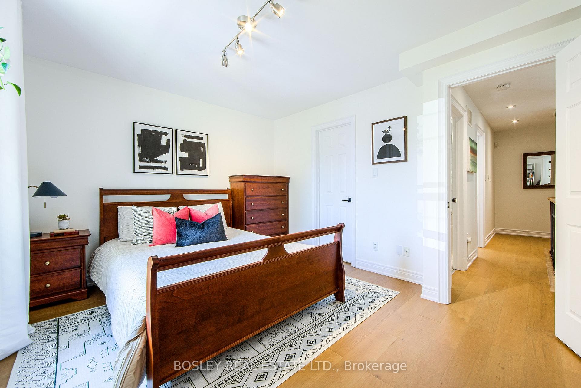 4 Baldwin Street photo 21