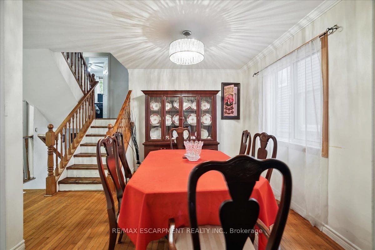 1582 Riley Avenue photo 9
