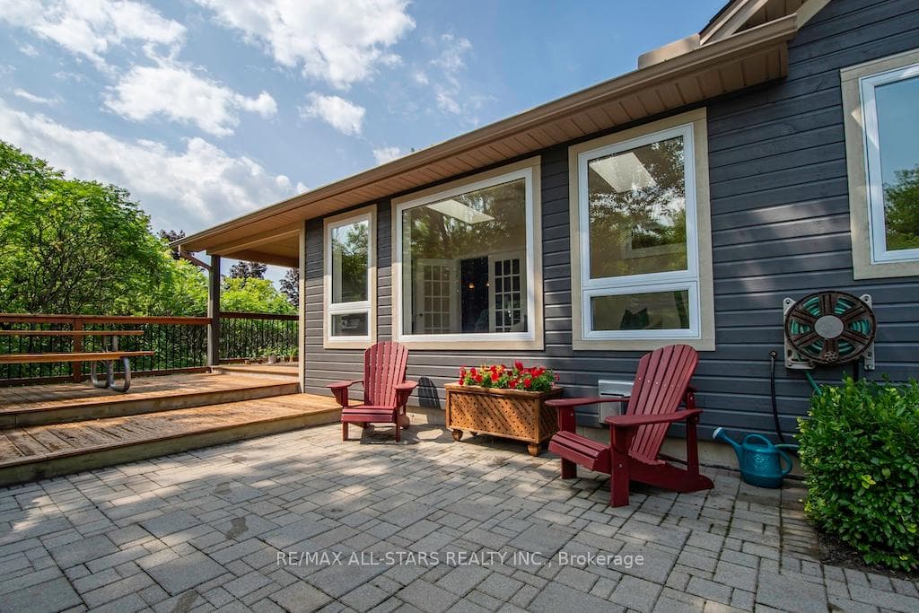 2315 Hillview Drive photo 34