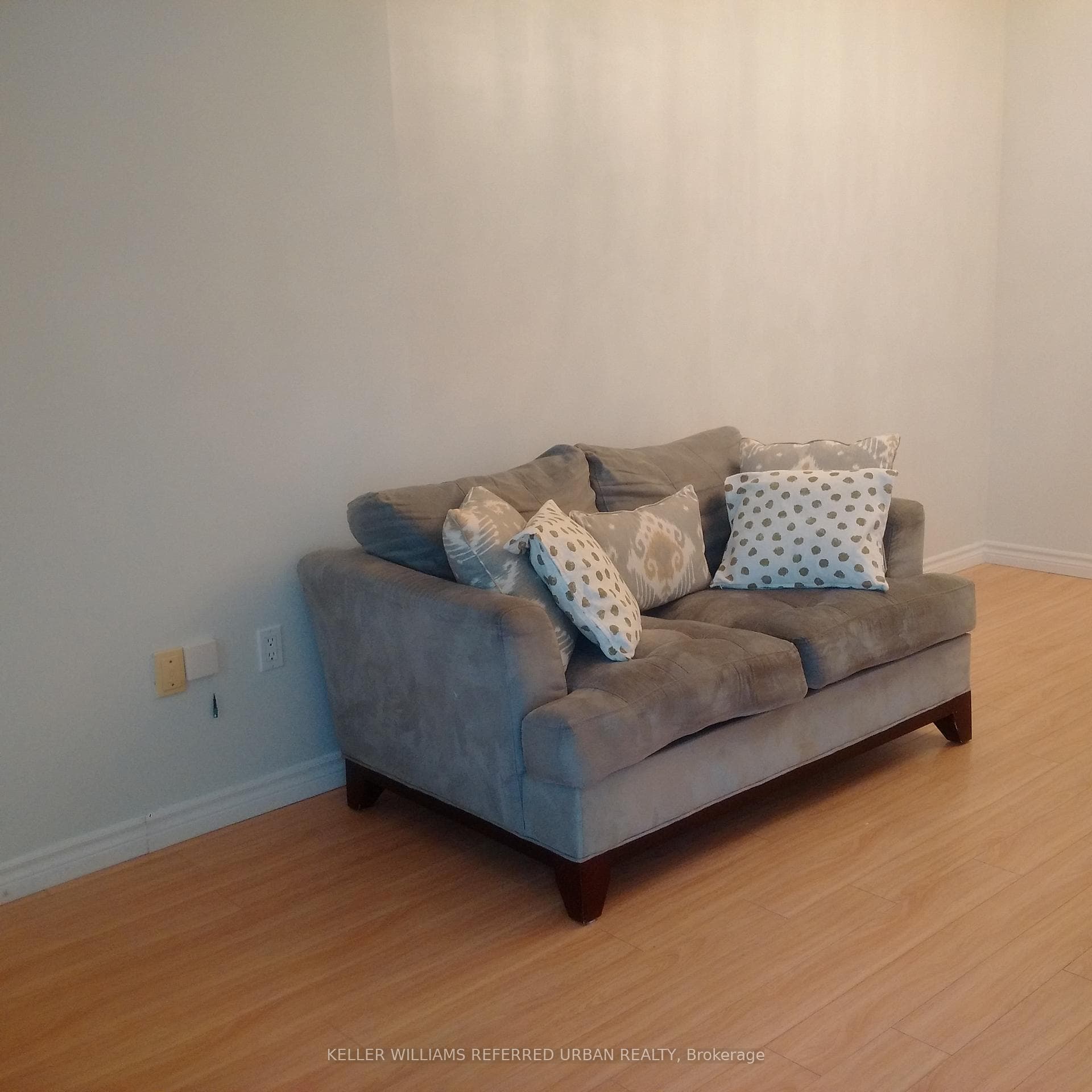 889 Bay Street Unit 910 photo 16