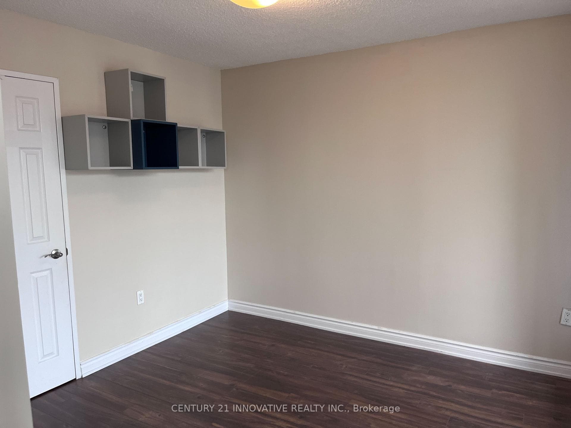 3590 Kaneff Crescent Unit 1811 photo 10