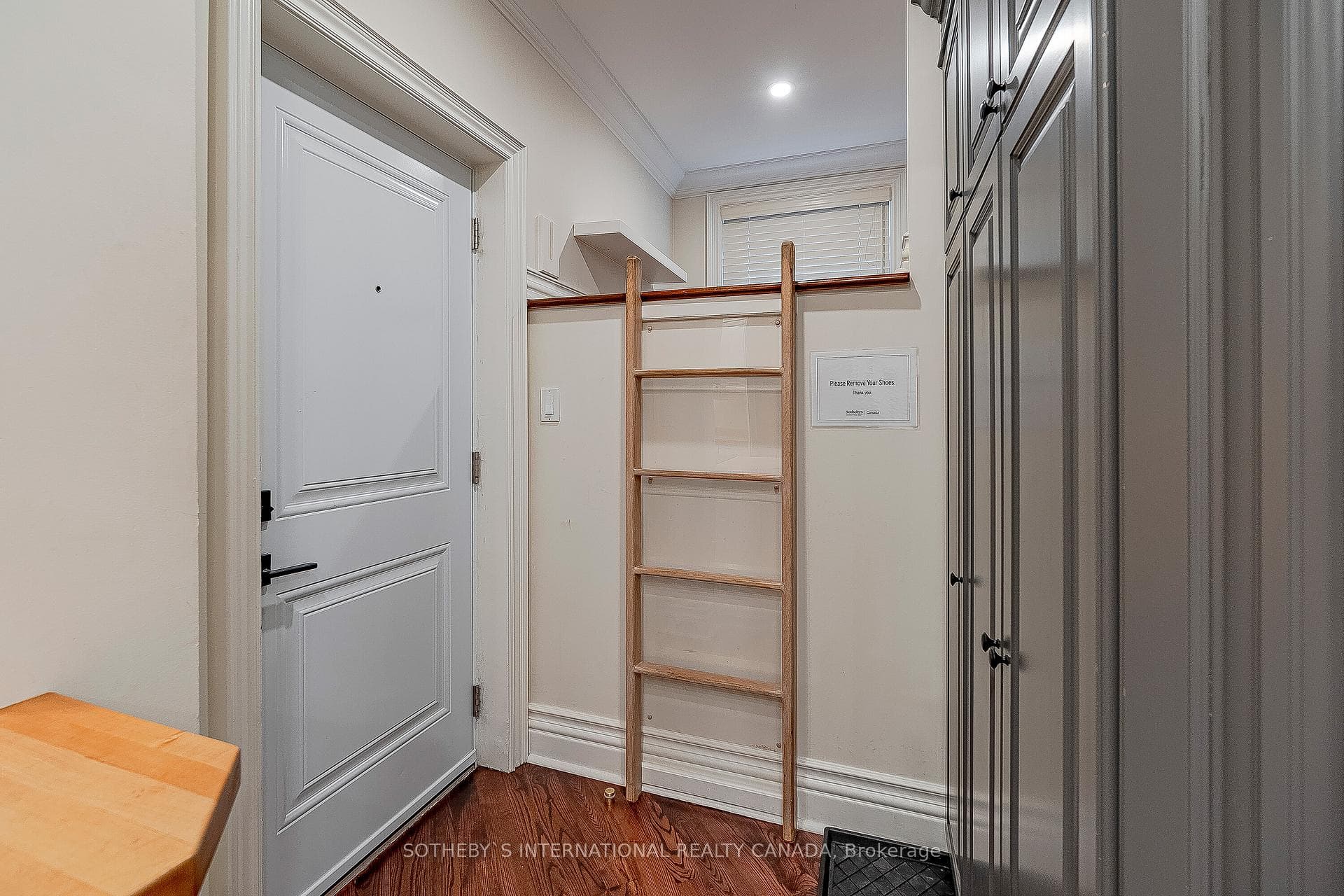 119 Chaplin Crescent Unit Main photo 13
