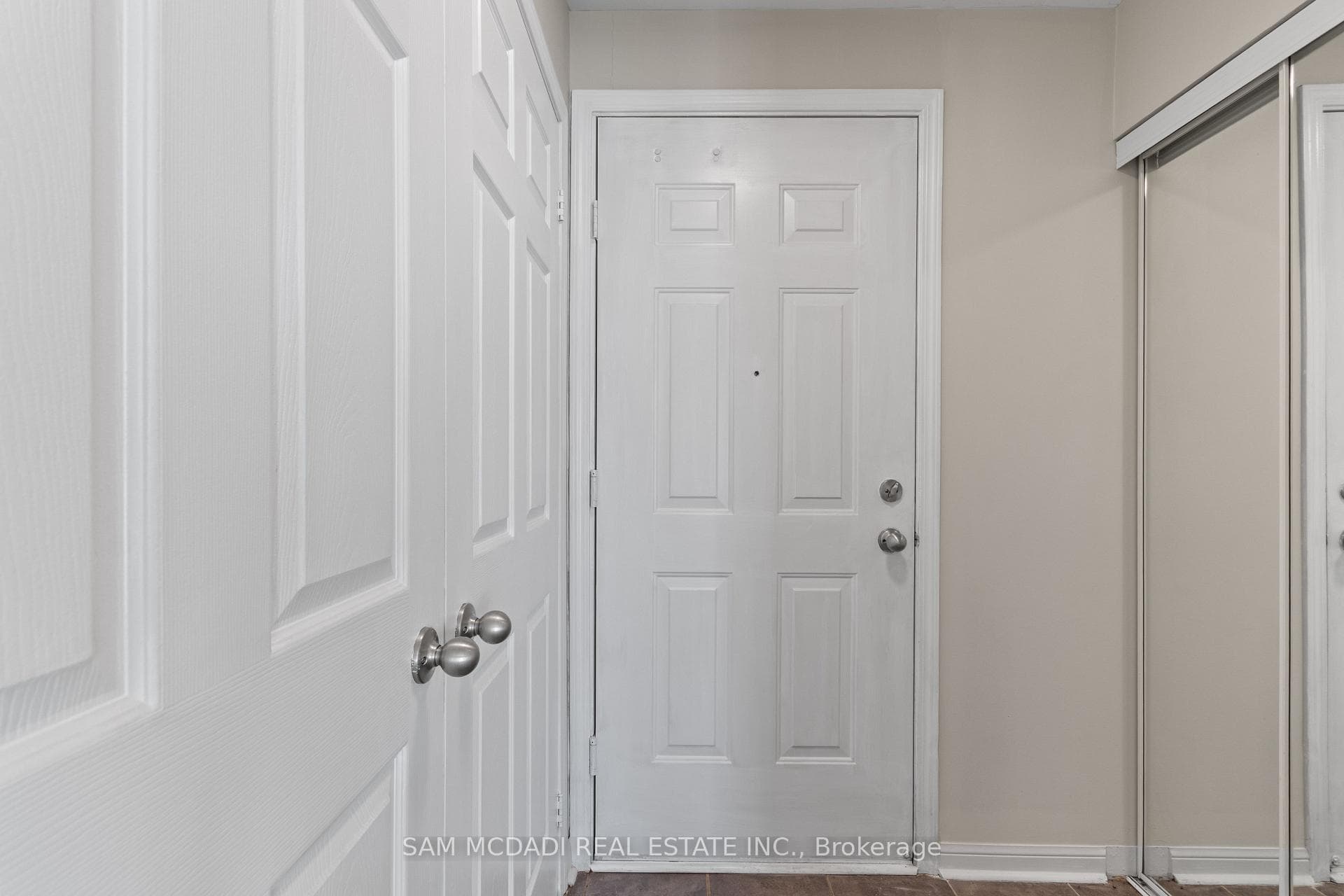 2895 Hazelton Place Unit 8 photo 15