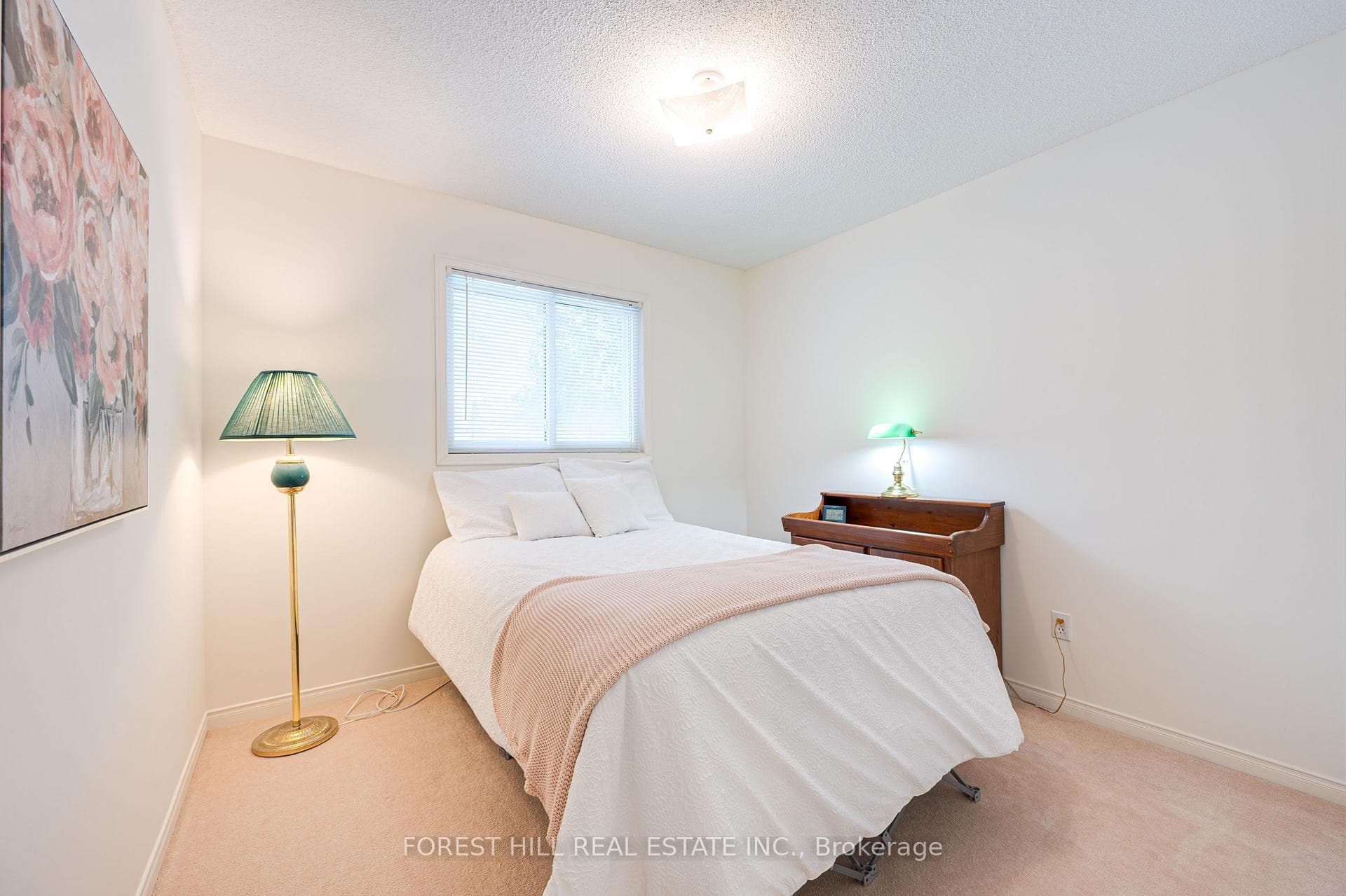 50 Evergreen Crescent photo 17