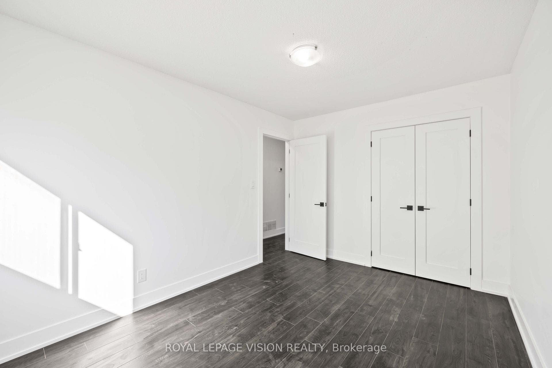 37 Winstanly Crescent photo 18