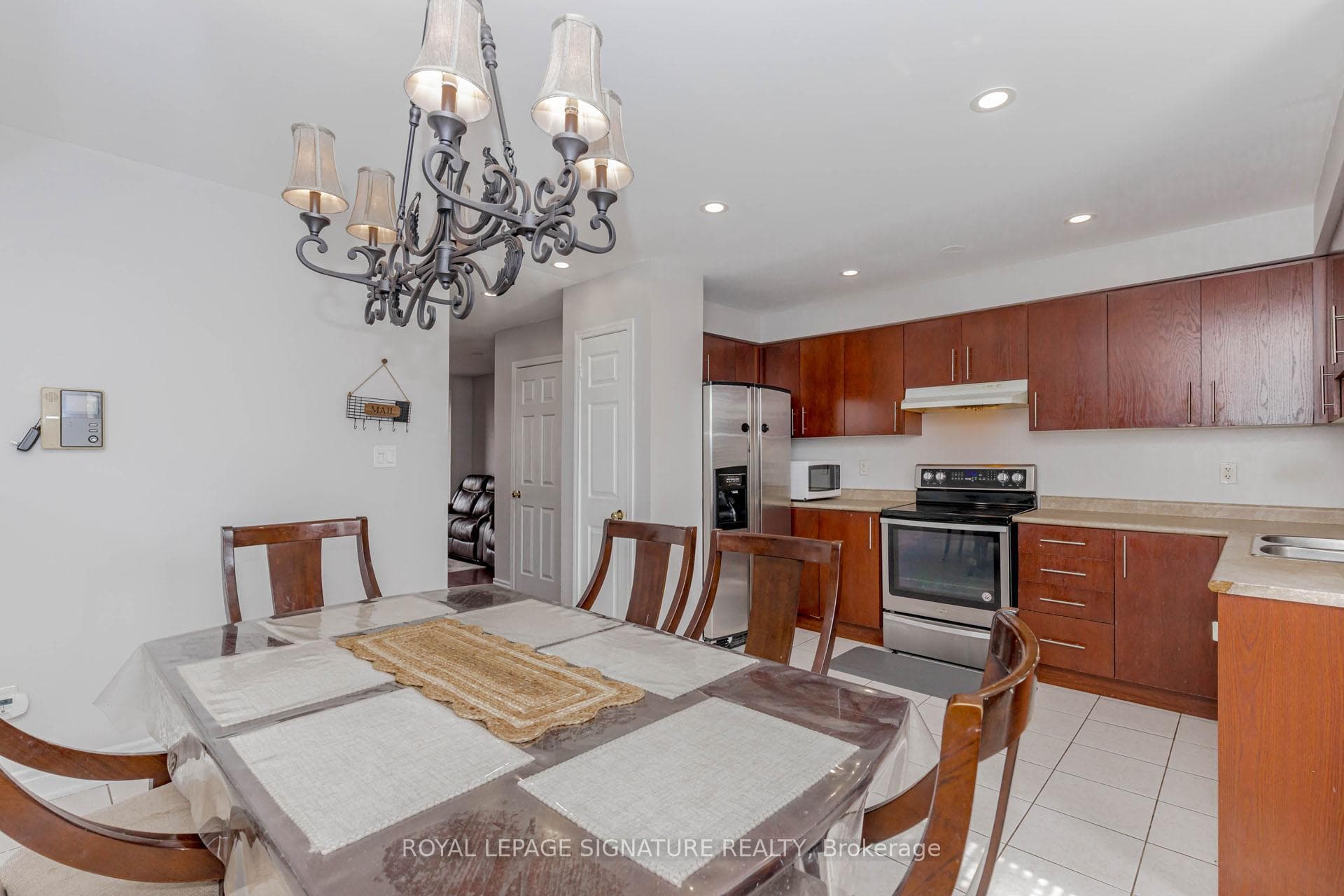 130 Bayly Street photo 19