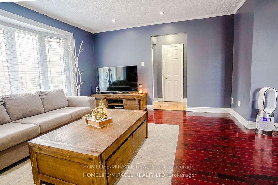82 Sedgemount Drive photo 9