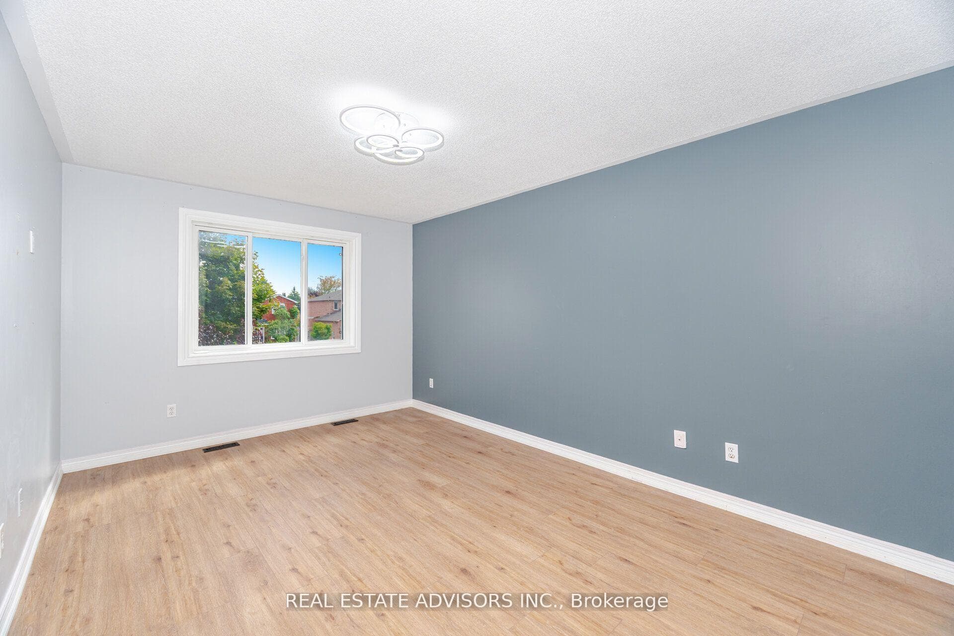 186 Ferndale Drive photo 19