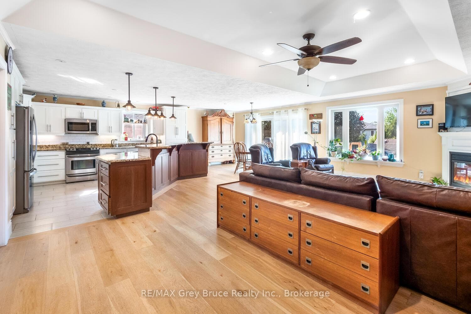 958 Highland Street photo 7