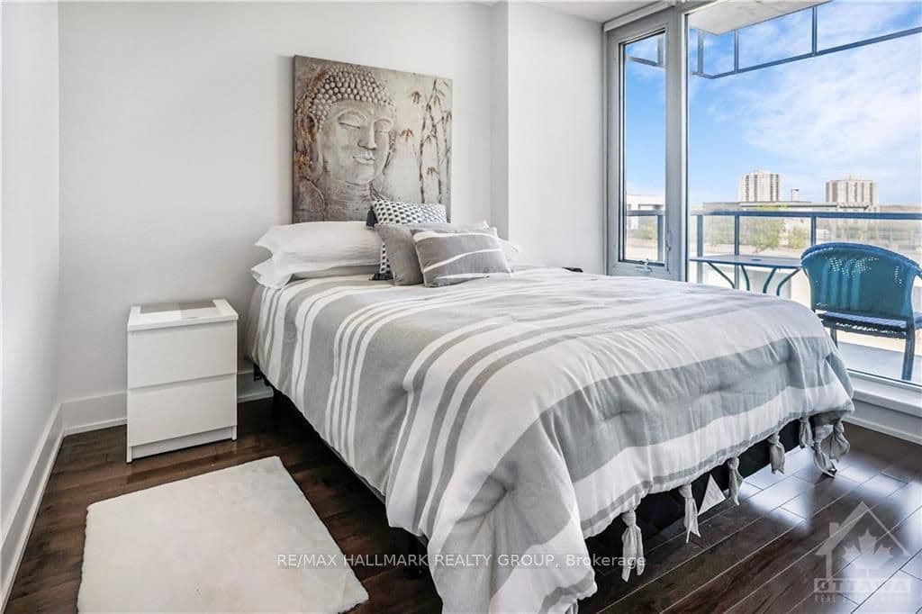 98 RICHMOND Road Unit 710 photo 10