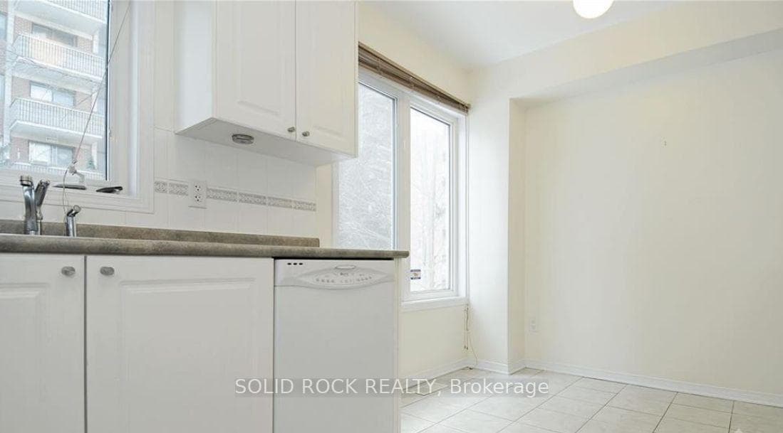 314 GOTHAM Place photo 11