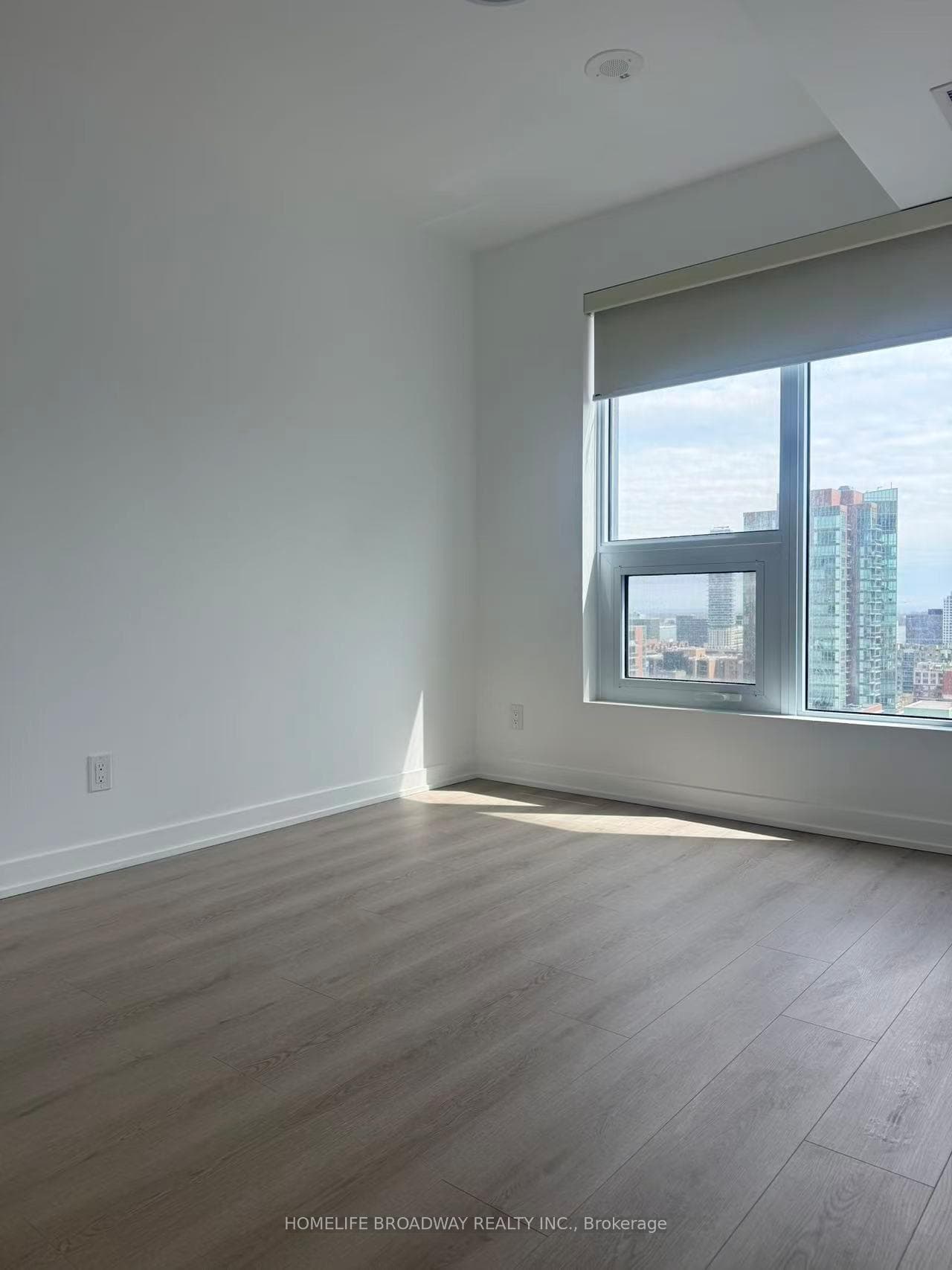 100 Queen Street Unit 2107 photo 8