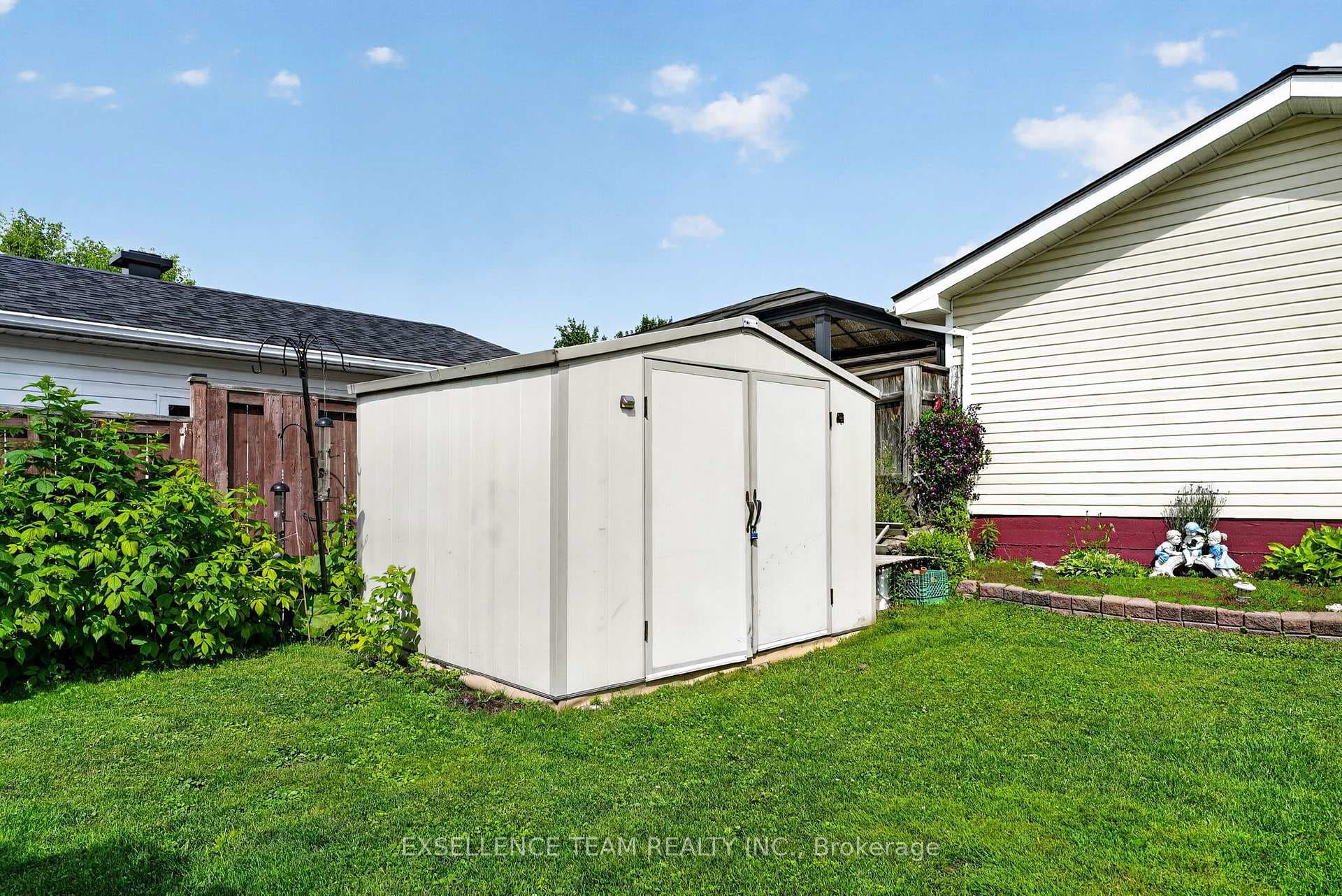 1120 Lasalle Road photo 36