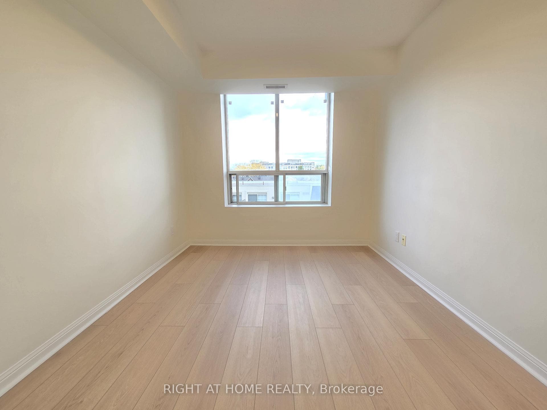 1000 King Street Unit 521 photo 24