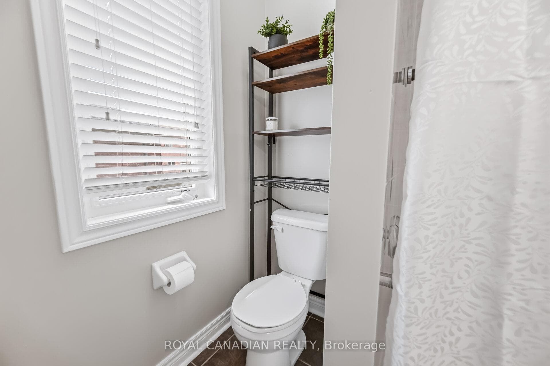 83 Mander Place photo 37