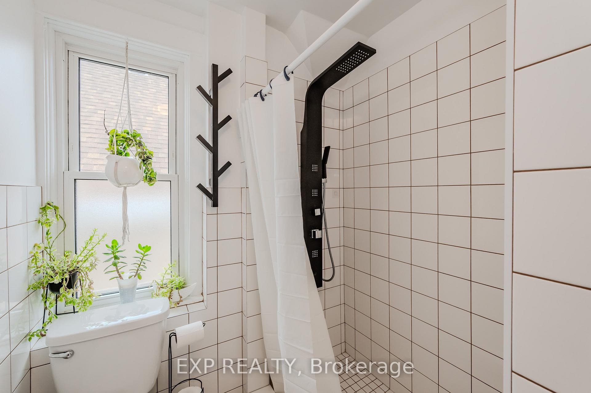 185 Ahrens Street photo 23