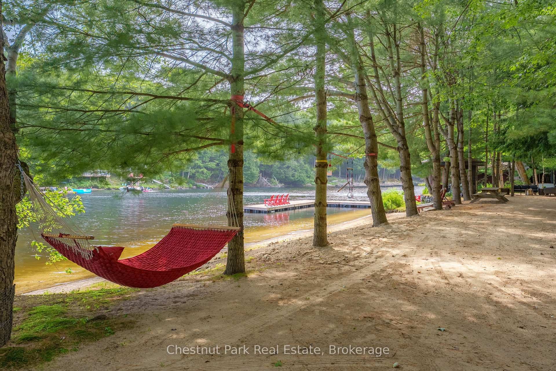 1071 STRACHAN POINT Road photo 27