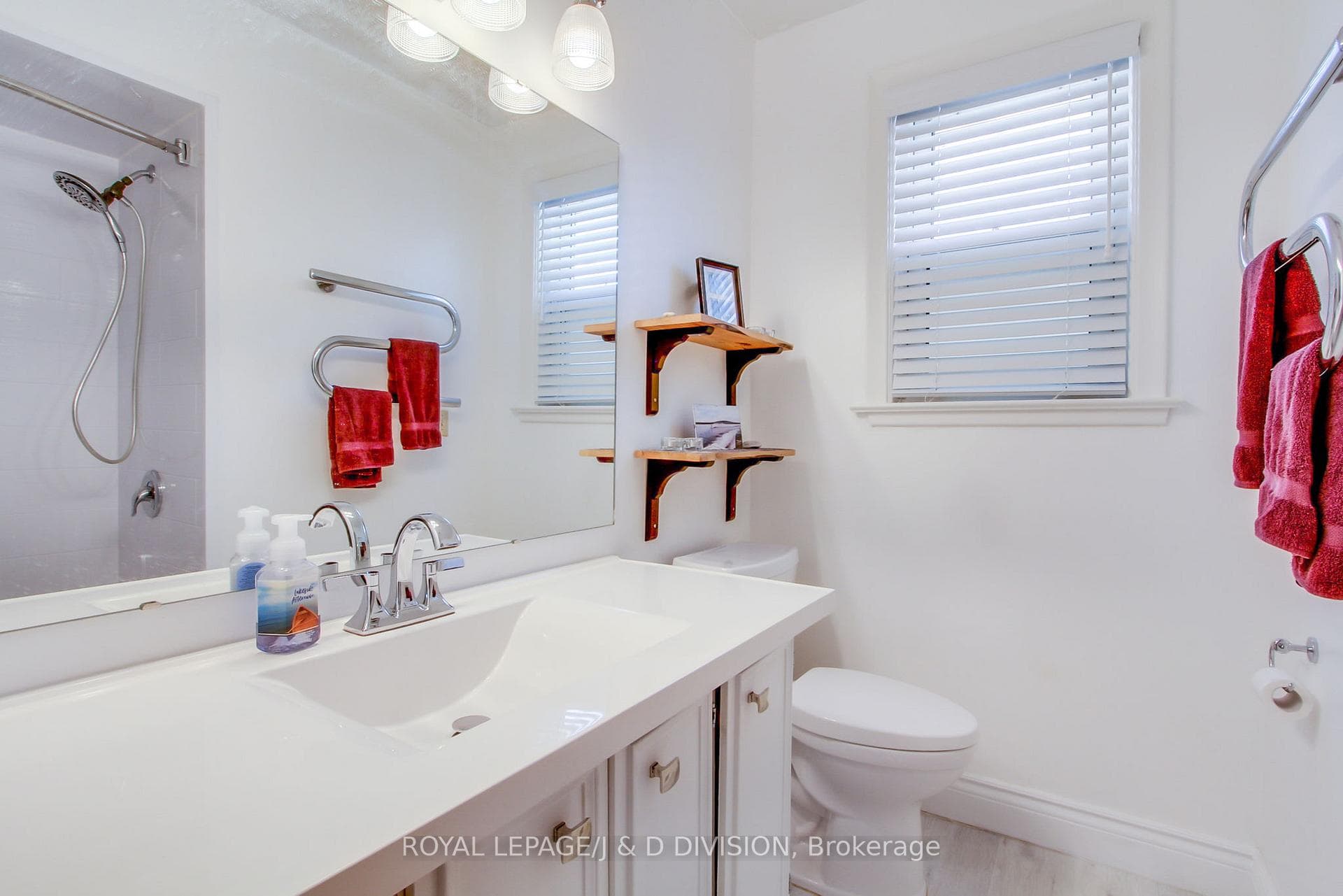22 Dashwood Crescent photo 24