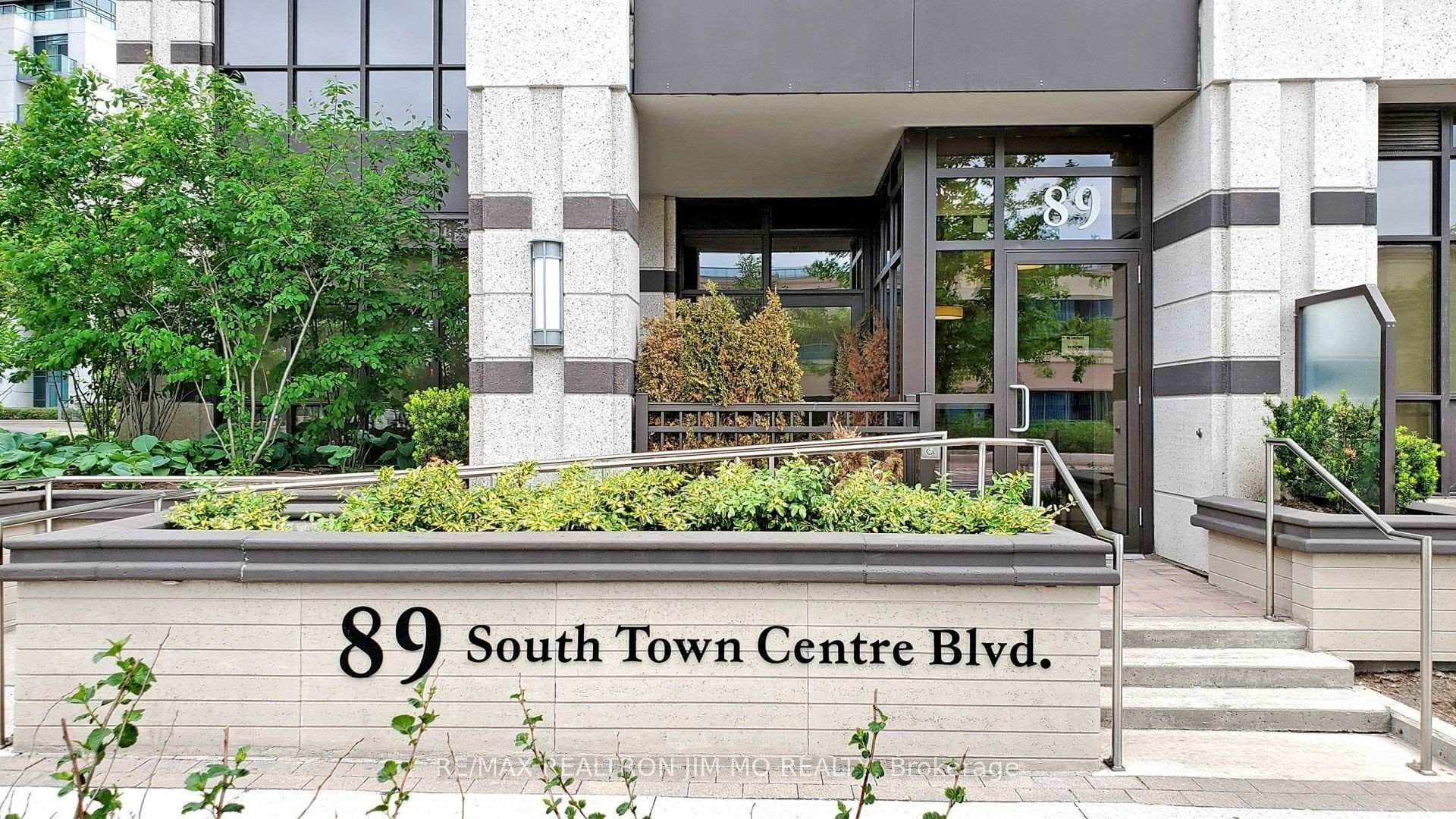 89 South Town Centre Boulevard Unit Ph 1802 photo 4